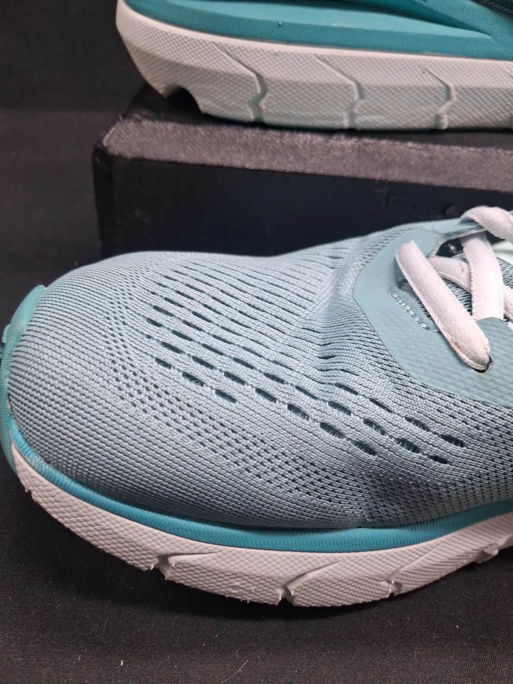Altra light blue